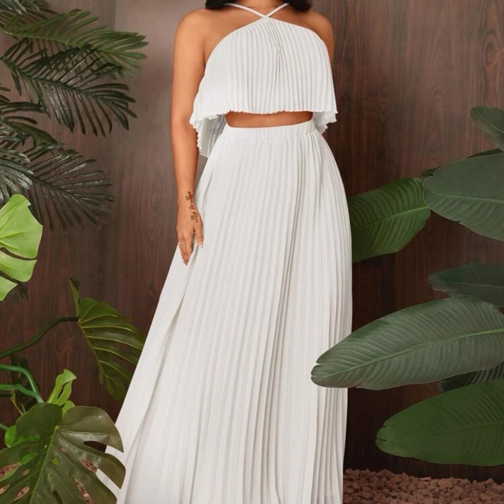 NEW 2 Pieces: White Pleated Co-Ord Skirt Set